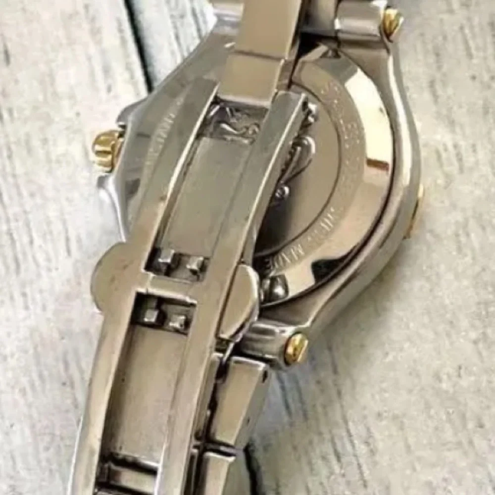 GUCCI 25mm Swiss Quartz Watch